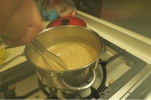 making the turkey gravy photo: ©️Nel Brouwer-van den Bergh