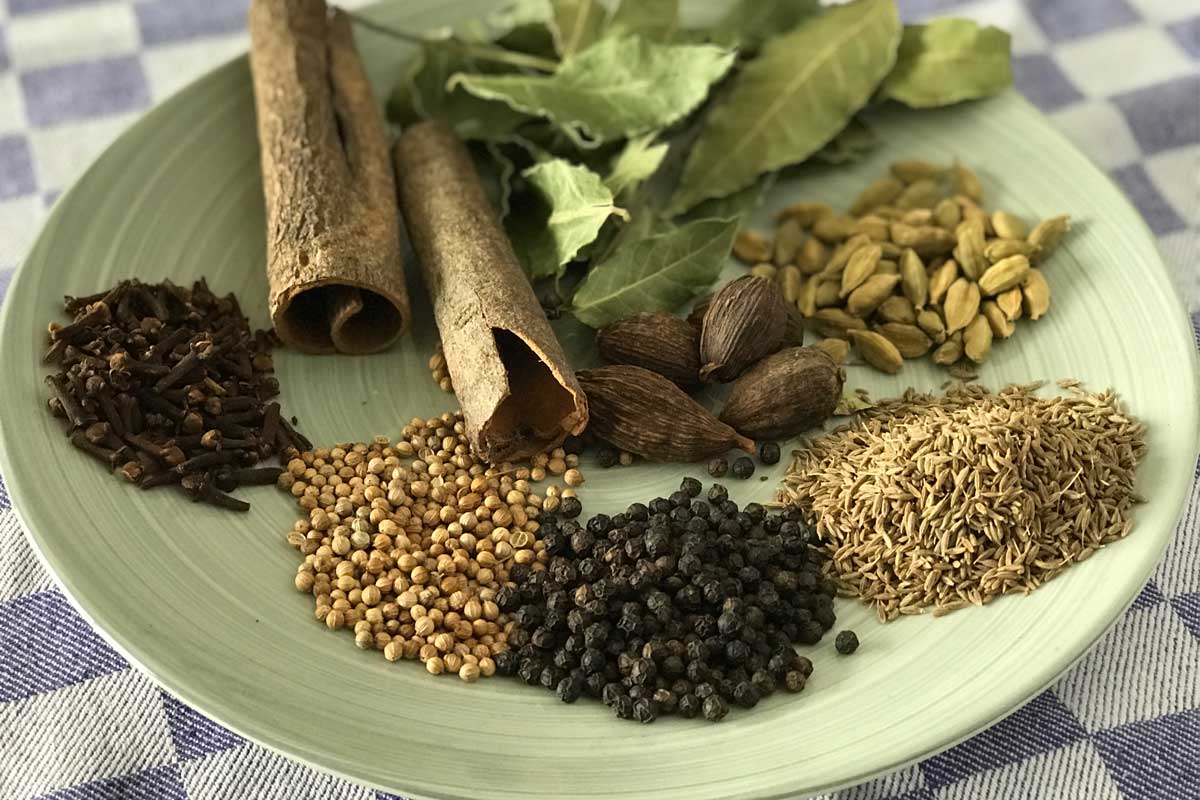 garam masala spice blend from India - wilfriedscooking