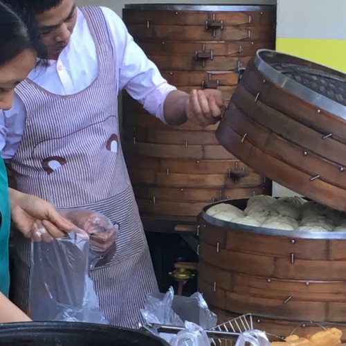 steaming baozi in Chengdu photo: ©️Nel Brouwer-van den Bergh