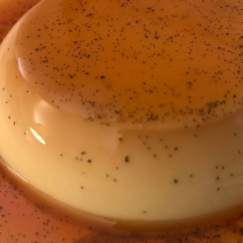 Crème caramel with vanilla caviar: ©️ Nel Brouwer-van den Bergh