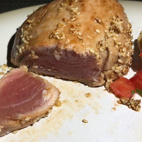 pan-seared tuna steak©️ Nel Brouwer-van den Bergh