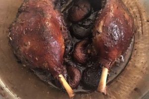 Duck legs from the oven ©️ Nel Brouwer-van den Bergh